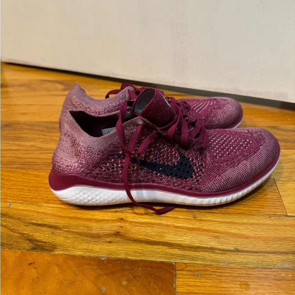 Nike flex sneakers